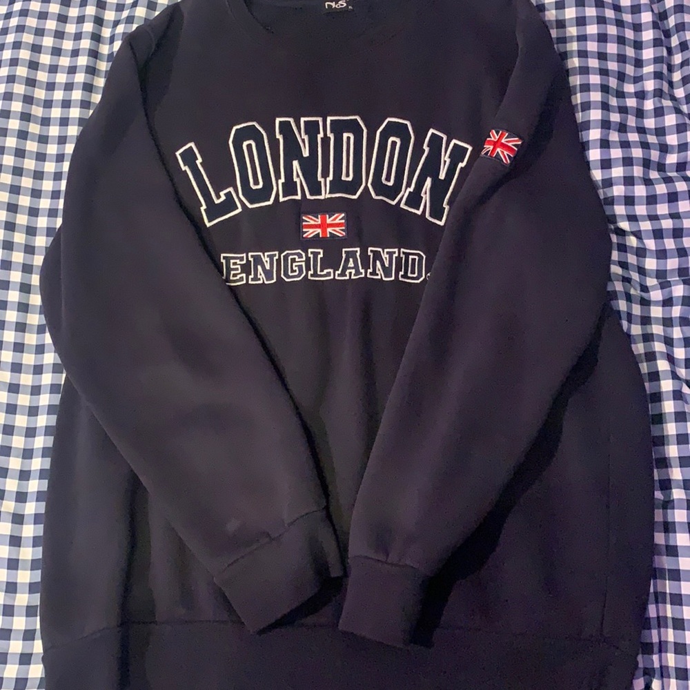 London England Crewneck thrifted from savers